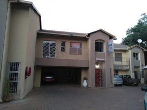 Penthouse Full Self Catering - Harties